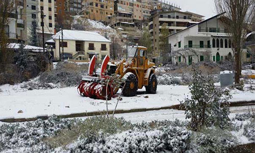 Segundo día de tormentas, la nieve cubre las montañas